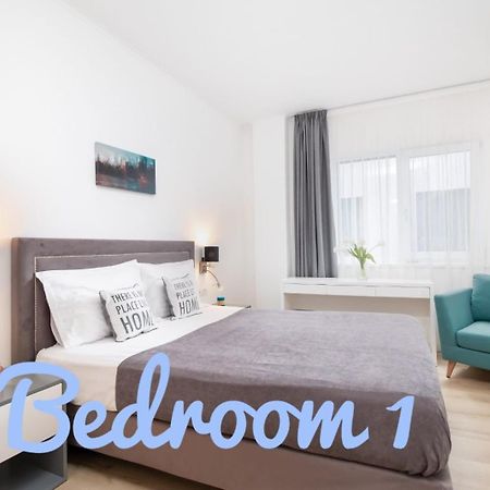 Charlotte Piata Unirii - Free Private Parking 2Bedrooms Apartment Орадя Екстер'єр фото