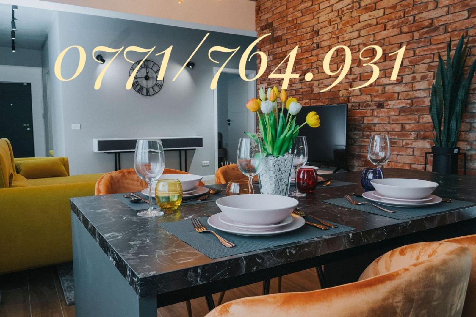 Charlotte Piata Unirii - Free Private Parking 2Bedrooms Apartment Орадя Екстер'єр фото